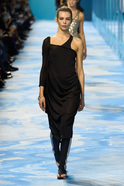 Look 14